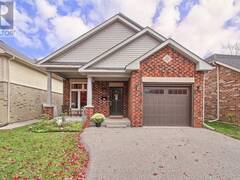17 HILLVIEW DRIVE Newmarket Ontario, L3Y 4Y3