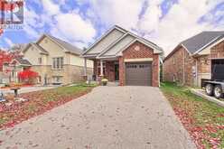 17 HILLVIEW DRIVE | Newmarket Ontario | Slide Image Three