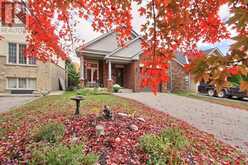 17 HILLVIEW DRIVE | Newmarket Ontario | Slide Image Five