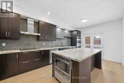 5 RAVINE EDGE DRIVE | Richmond Hill Ontario | Slide Image Ten