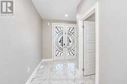 95 SCARLET WAY | Bradford West Gwillimbury Ontario | Slide Image Four