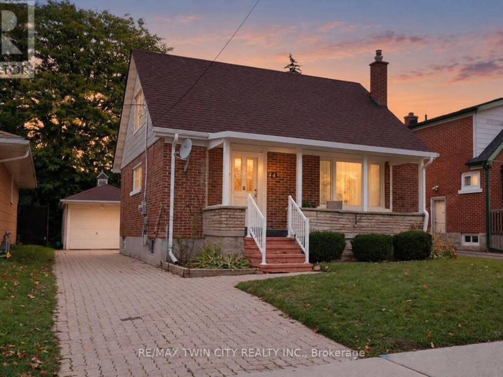 44 RUBY STREET, Kitchener, Ontario N2M 3E3