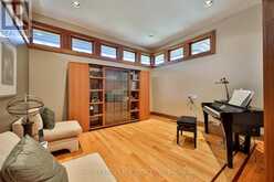 223 HILLHURST BOULEVARD | Toronto Ontario | Slide Image Ten