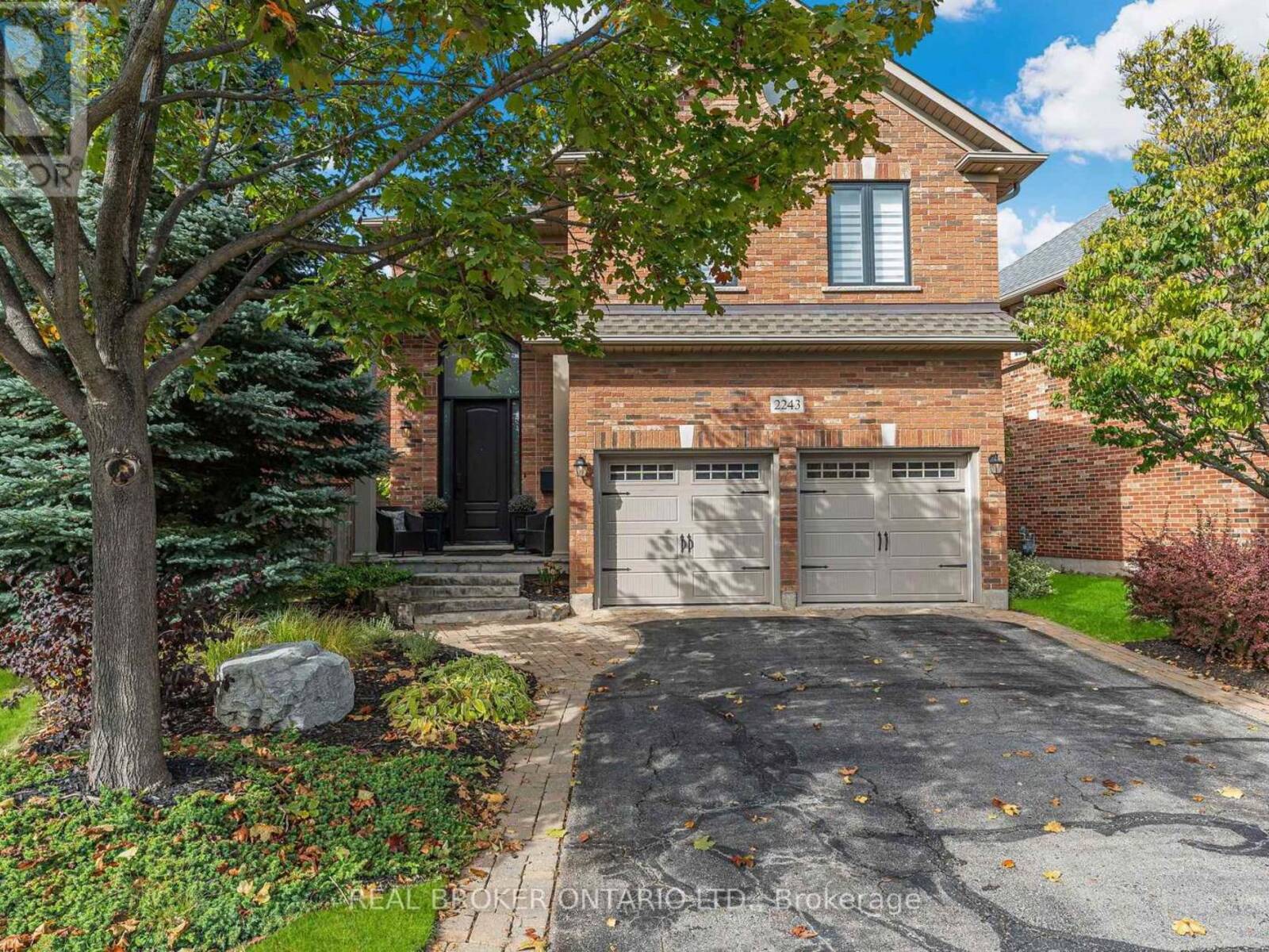 2243 WOODCREST DRIVE, Oakville, Ontario L6M 4C6