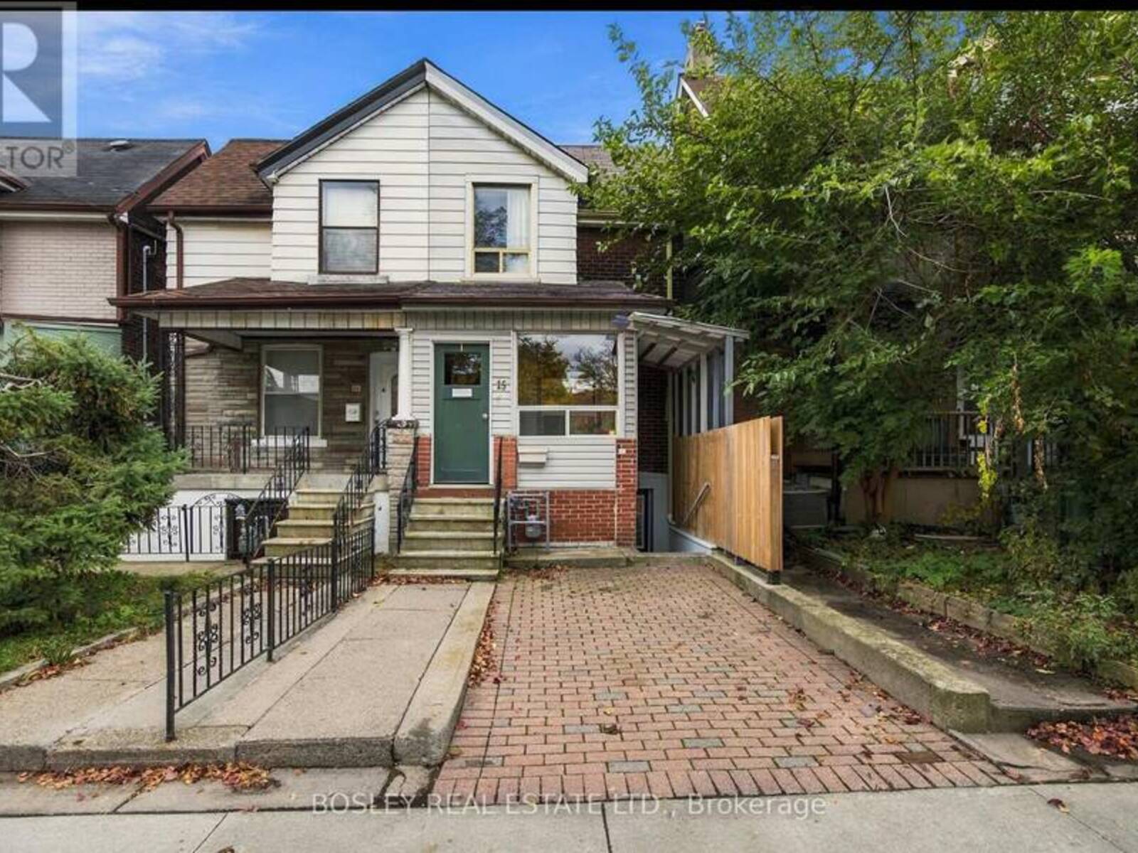 15 LUMBERVALE AVENUE, Toronto, Ontario M6H 1C7