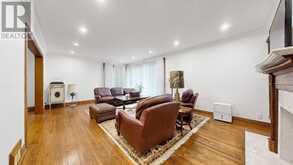 54 PLYMBRIDGE ROAD | Toronto Ontario | Slide Image Six