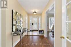 11 KNOLLSIDE DRIVE | Richmond Hill Ontario | Slide Image Three