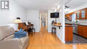 48 COTTONWOOD COURT | Markham Ontario | Slide Image Thirteen