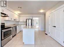 115 FRANK'S WAY | Barrie Ontario | Slide Image Two
