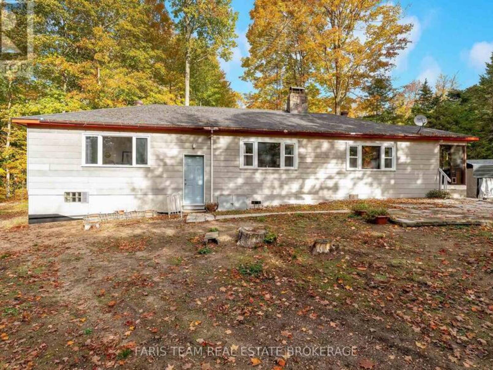 14 CHEZ NOUS AVENUE, Tiny, Ontario L9M 0H5