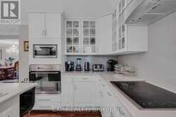 593A SCARLETT ROAD N | Toronto Ontario | Slide Image Thirteen