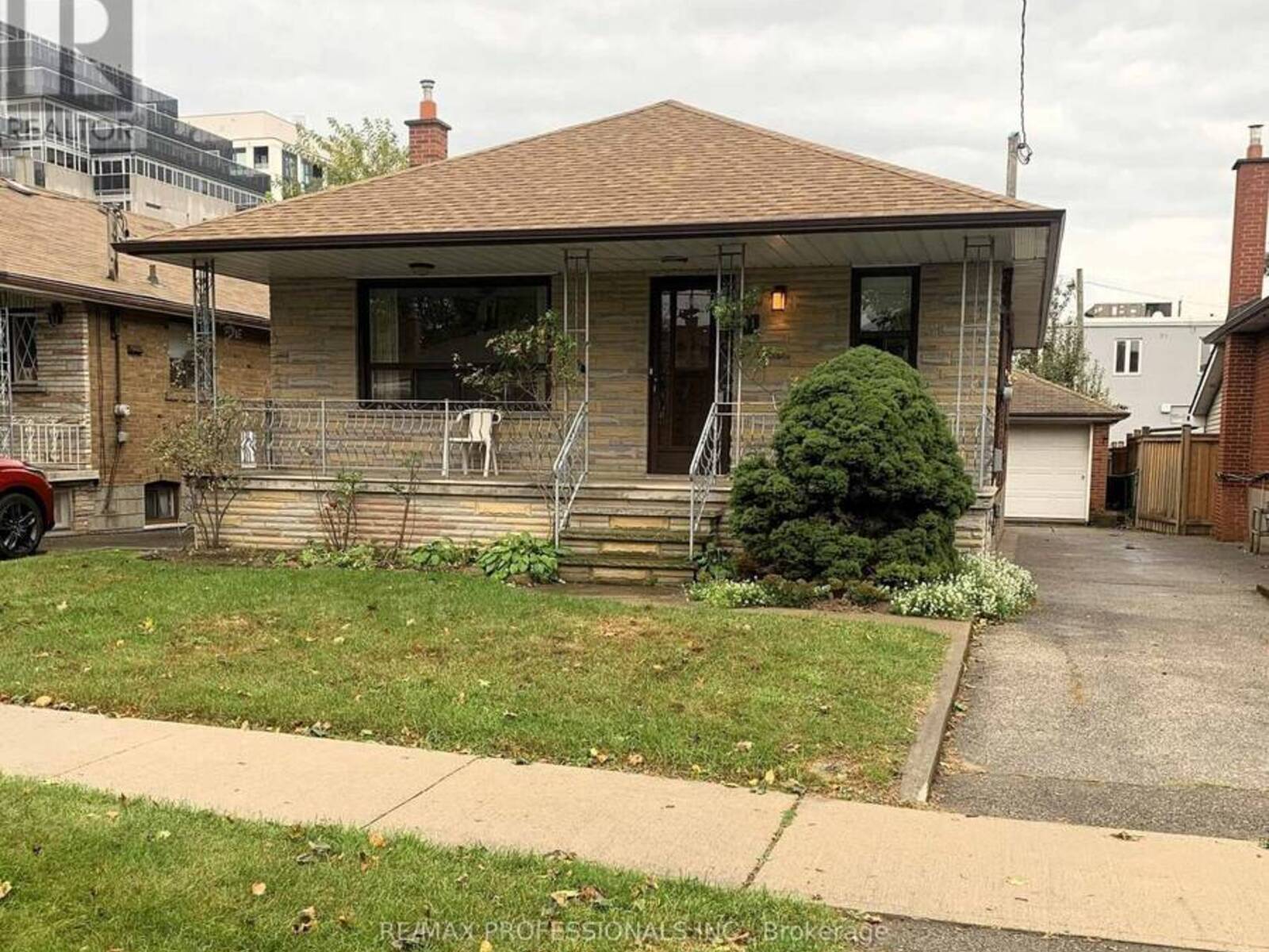 41 STANMILLS ROAD, Toronto, Ontario M8Z 1Y1