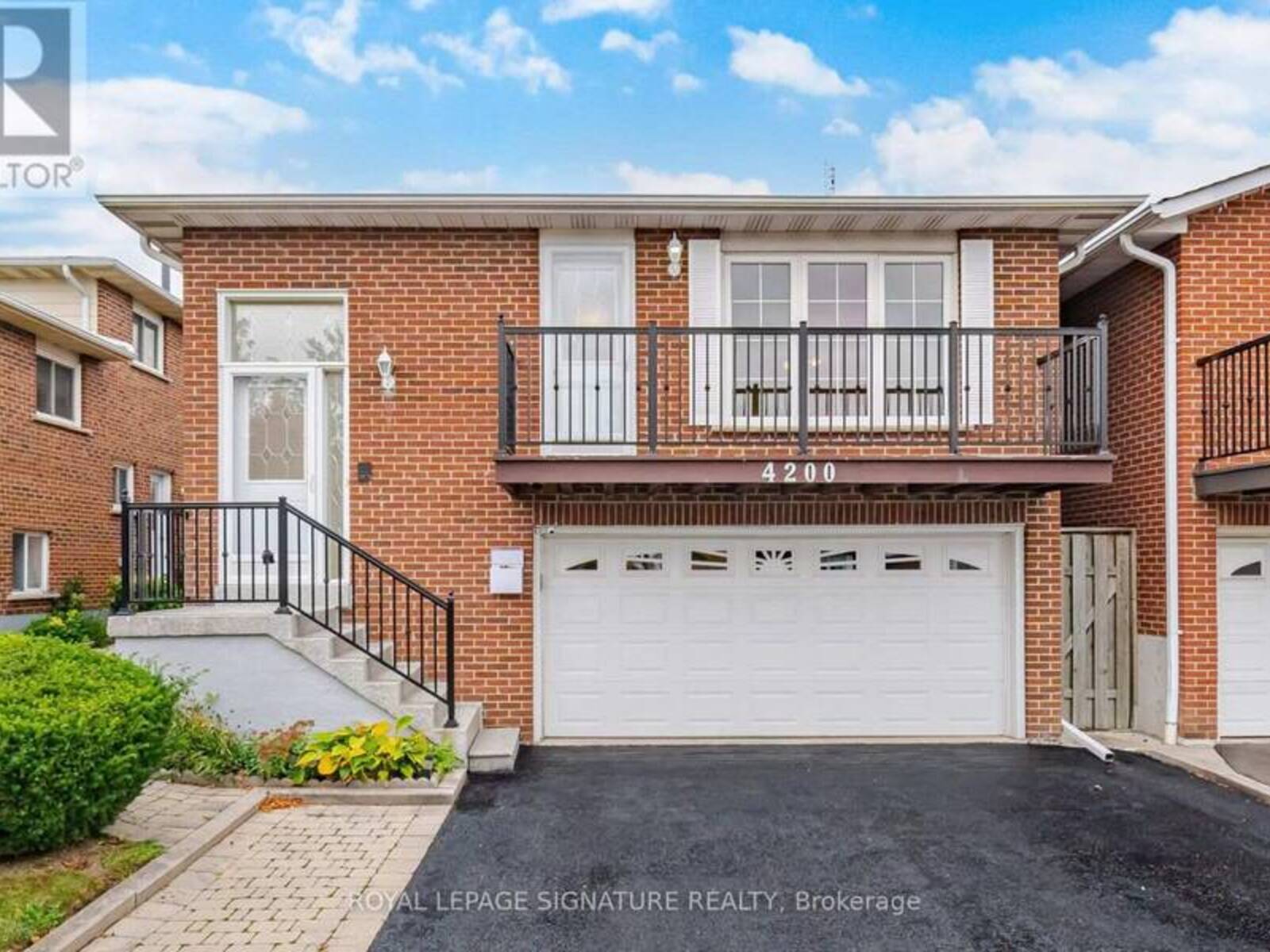 4200 GREYBROOK CRESCENT, Mississauga, Ontario L4W 3G6