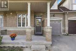 32 WHEELWRIGHT DRIVE | Richmond Hill Ontario | Slide Image Three