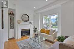 11 MAPLE PARK WAY | Markham Ontario | Slide Image Nine