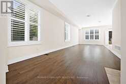 40 LIAM LANE | Markham Ontario | Slide Image Five