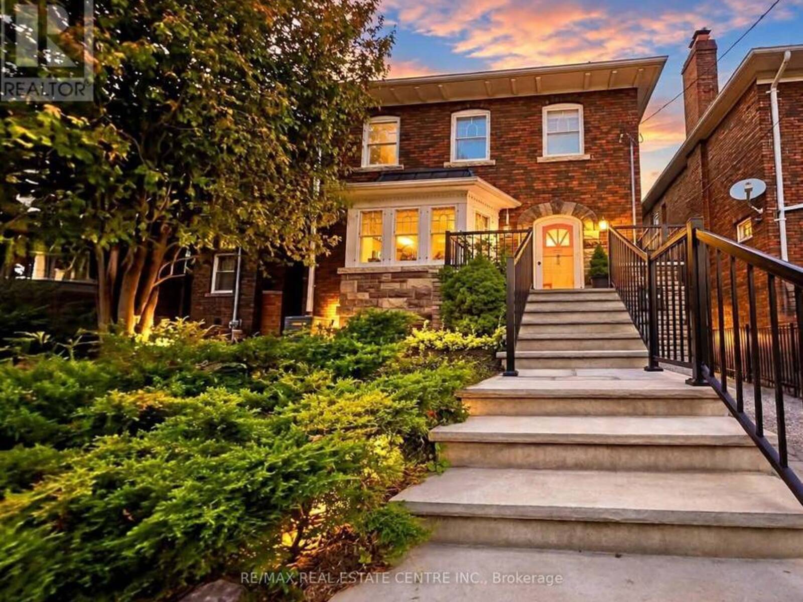 194 LAWRENCE AVENUE E, Toronto, Ontario M4N 1T1