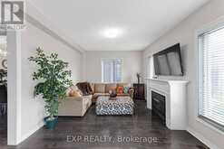 211 RAY SNOW BOULEVARD | Newmarket Ontario | Slide Image Eleven