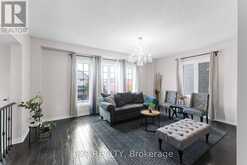 211 RAY SNOW BOULEVARD | Newmarket Ontario | Slide Image Six