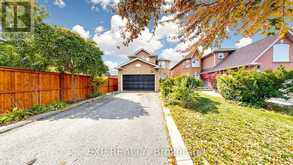 416 BARTHOLOMEW DRIVE | Newmarket Ontario | Slide Image One