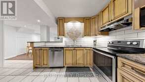 416 BARTHOLOMEW DRIVE | Newmarket Ontario | Slide Image Thirty-one
