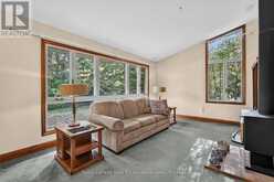 1340 MOUNTAIN GROVE AVENUE | Burlington Ontario | Slide Image Seven