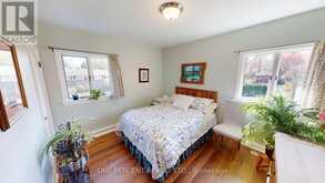 16 DALEVIEW CRESCENT | Fonthill Ontario | Slide Image Eleven