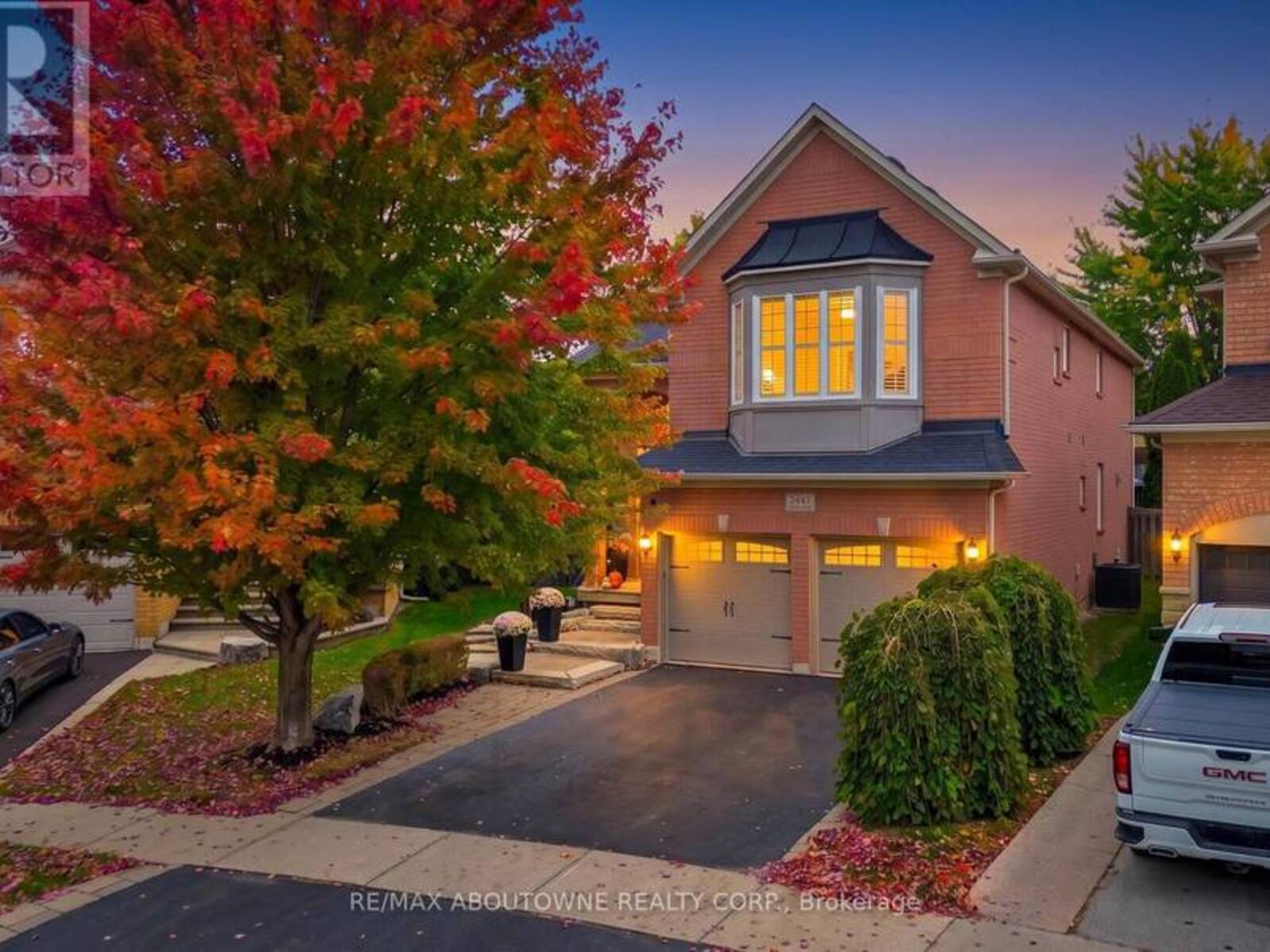 2447 HIGHMOUNT CRESCENT, Oakville, Ontario L6M 4Y9