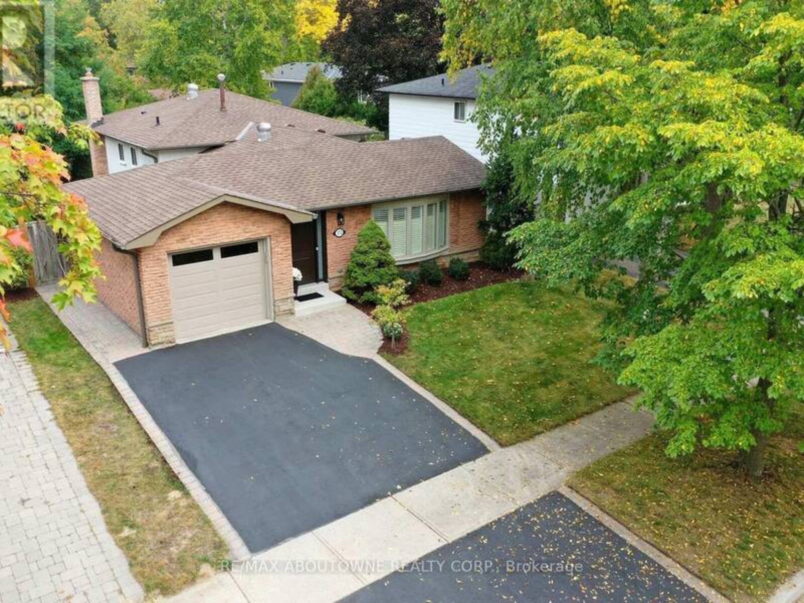 173 ARICHAT ROAD, Oakville, Ontario L6J 5N5