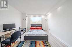 511 - 5 WELDRICK ROAD W | Richmond Hill Ontario | Slide Image Sixteen