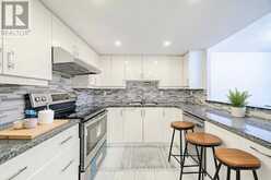 511 - 5 WELDRICK ROAD W | Richmond Hill Ontario | Slide Image Five