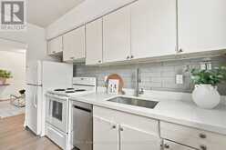 21 GLASS DRIVE | Aurora Ontario | Slide Image Nine