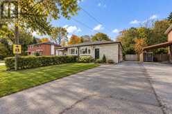 21 GLASS DRIVE | Aurora Ontario | Slide Image One