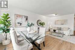 21 GLASS DRIVE | Aurora Ontario | Slide Image Four