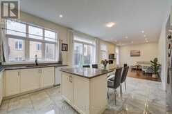 30 BEN SINCLAIR AVENUE | East Gwillimbury Ontario | Slide Image Thirteen