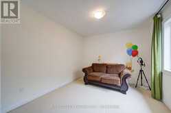 30 BEN SINCLAIR AVENUE | East Gwillimbury Ontario | Slide Image Thirty