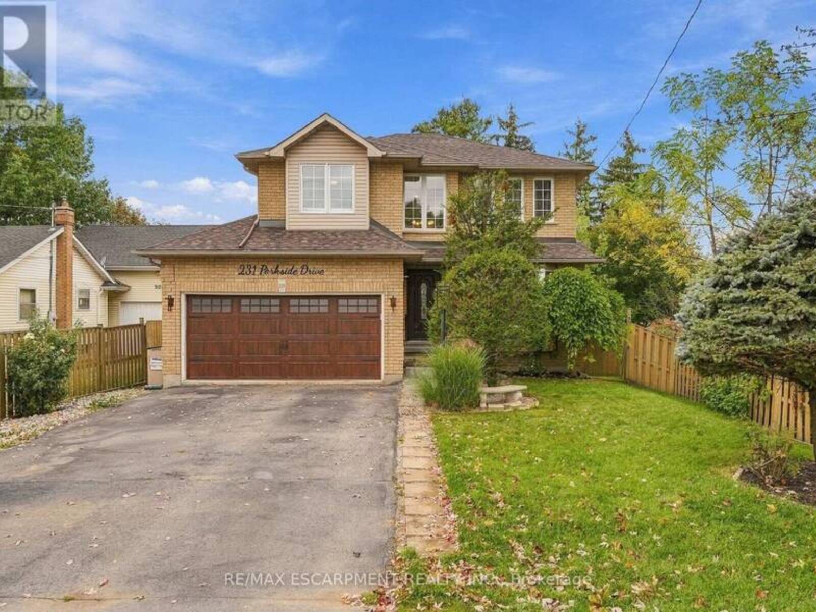 231 PARKSIDE DRIVE, Hamilton, Ontario L8B 0Y7
