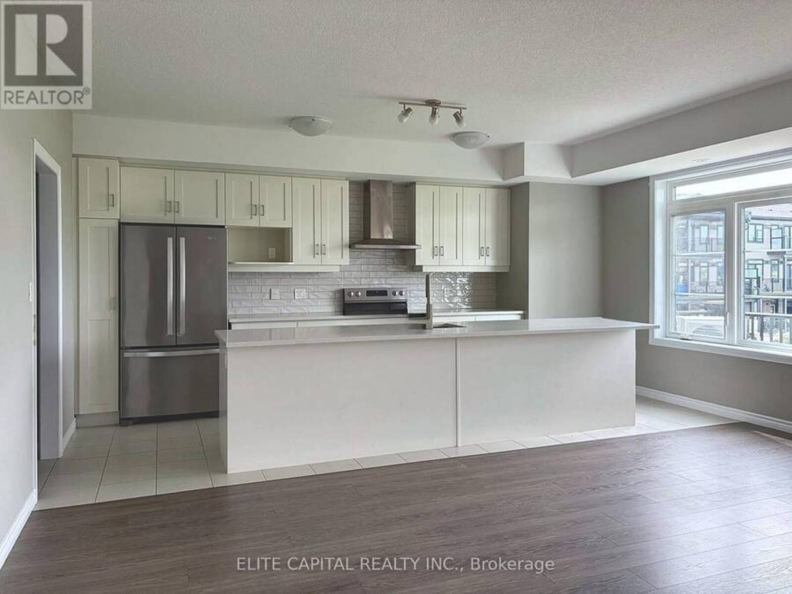 44 LOMOND LANE, Kitchener, Ontario N2R 0T6