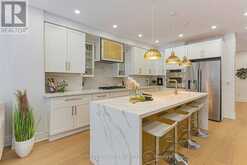 208 GAINSBOROUGH ROAD | Toronto Ontario | Slide Image Twelve