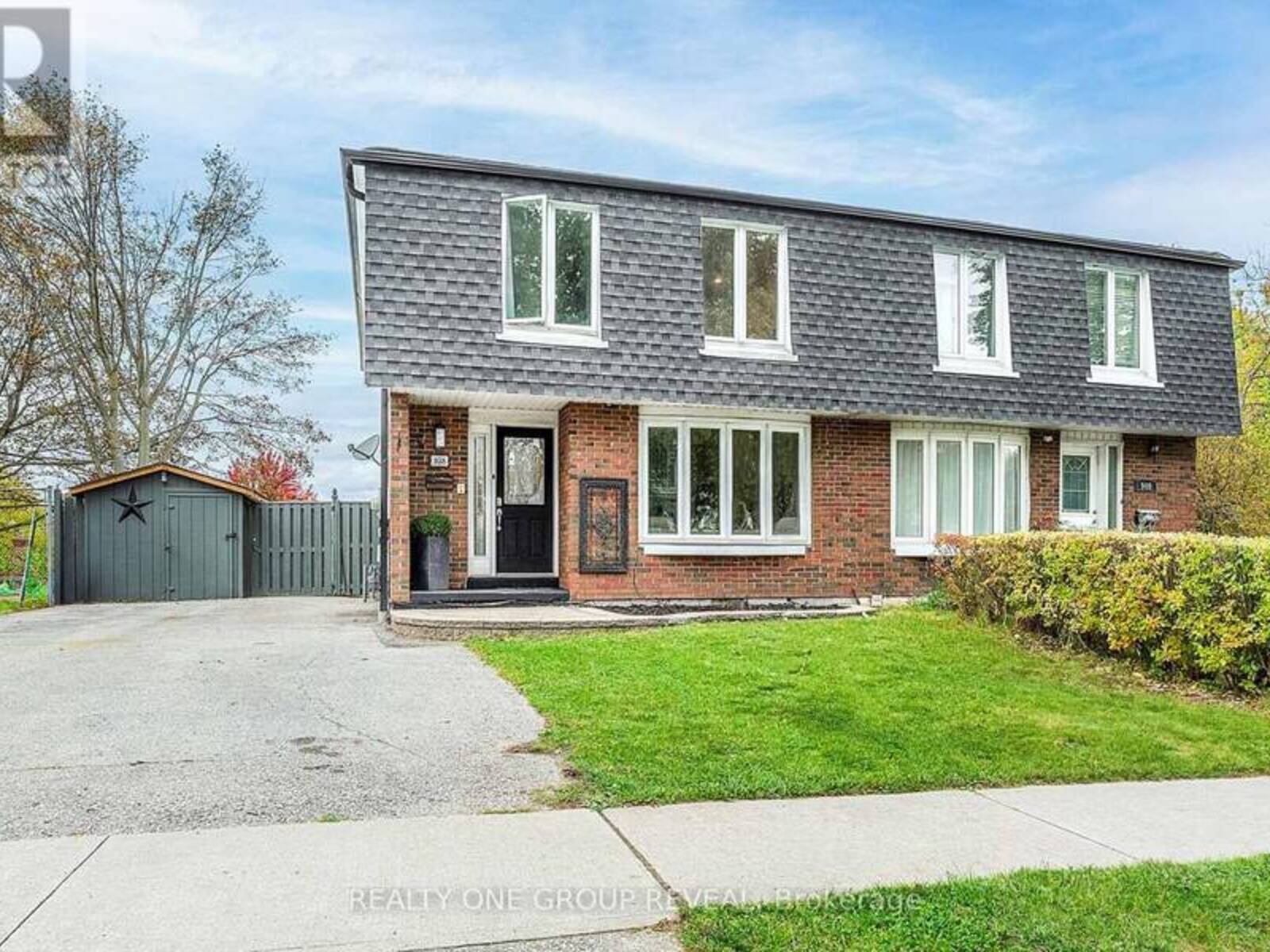 938 HARDING STREET, Whitby, Ontario L1N 1Y7
