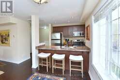 621 BUDGEON COMMON | Burlington Ontario | Slide Image Twelve