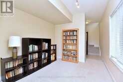 621 BUDGEON COMMON | Burlington Ontario | Slide Image Five