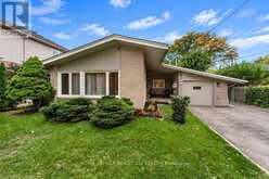 10 BEAVER BEND CRESCENT | Toronto Ontario | Slide Image Two