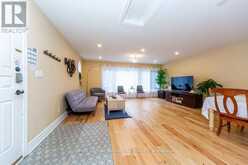 10 BEAVER BEND CRESCENT | Toronto Ontario | Slide Image Four