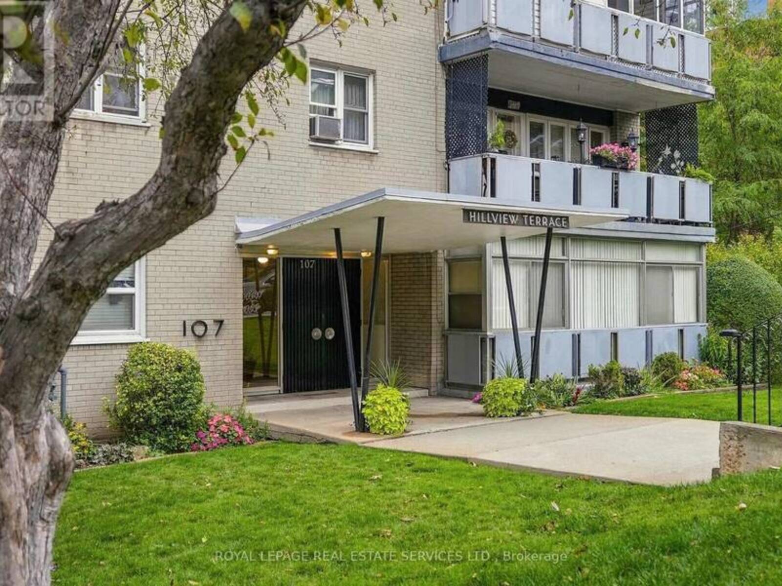 208 - 107 ST. JOSEPH'S DRIVE, Hamilton, Ontario L8N 2G1