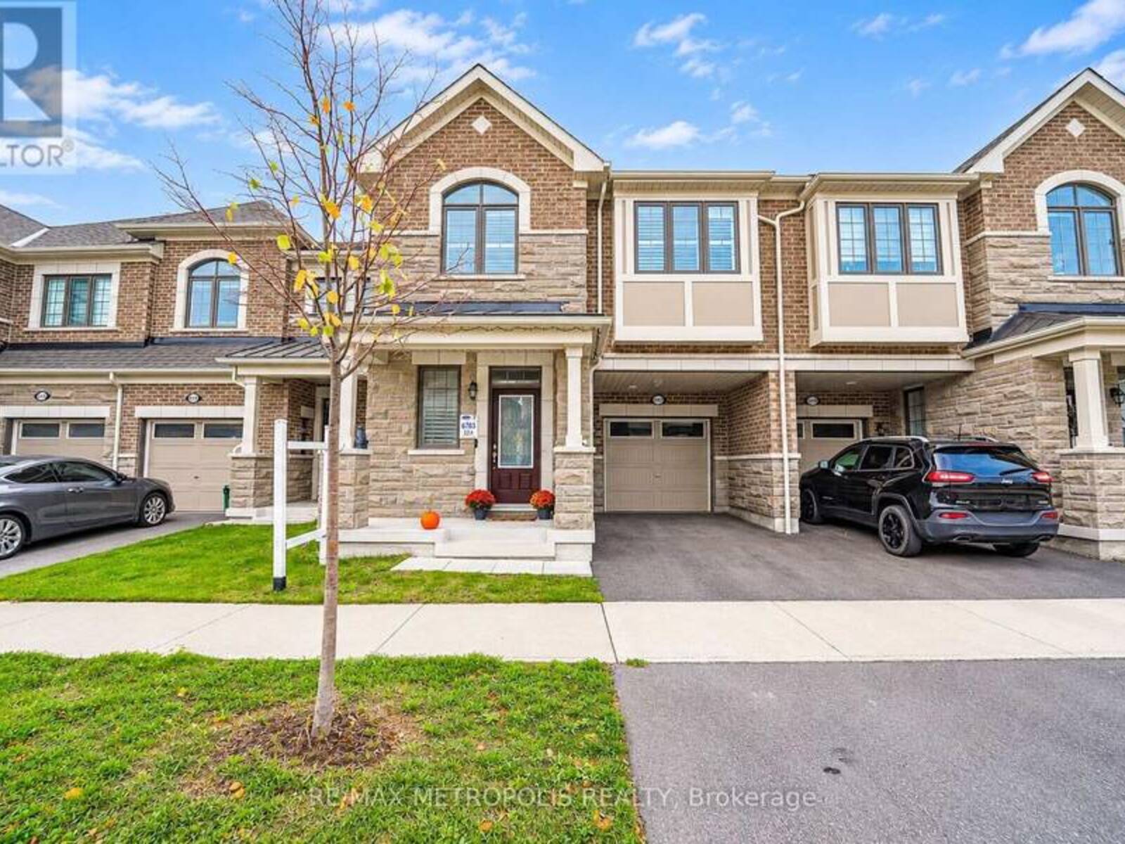 3237 TURNSTONE BOULEVARD, Pickering, Ontario L1X 0N3