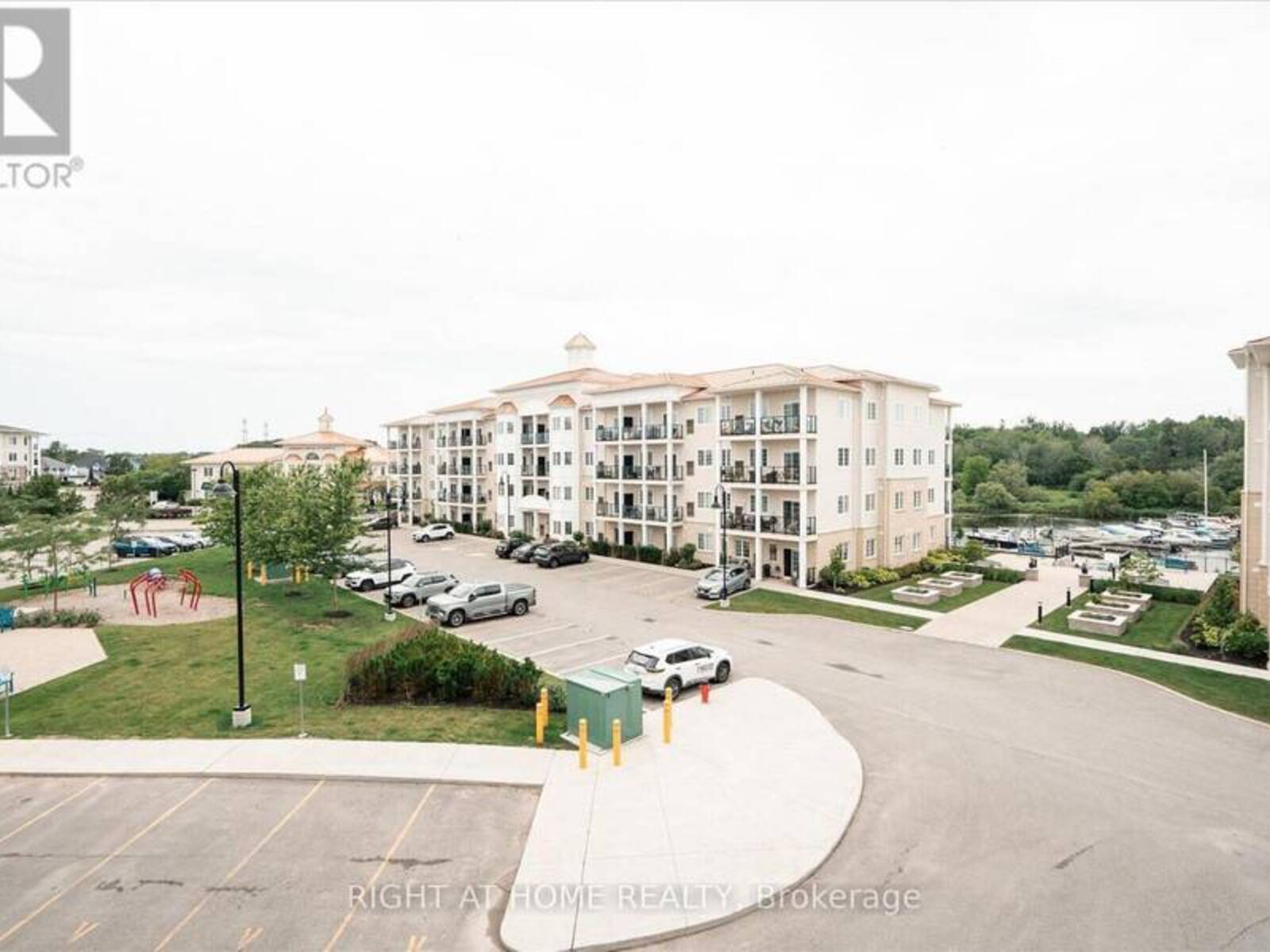 321 - 50 LAKEBREEZE DRIVE, Clarington, Ontario L1B 0V9
