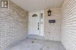15 HUSON COURT | Toronto Ontario | Slide Image Three