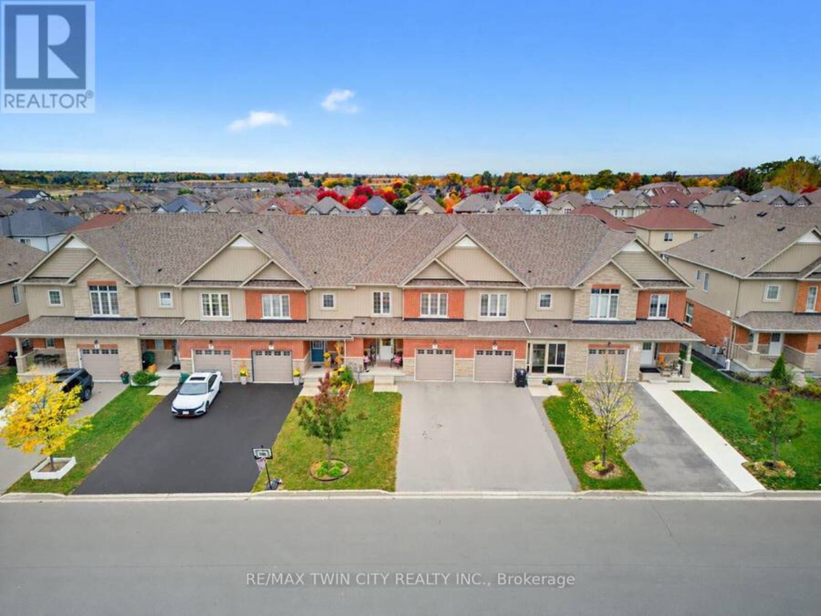 34 FREER DRIVE, Ayr, Ontario N0B 1E0