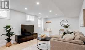 7 CARL CRESCENT | Hamilton Ontario | Slide Image Thirty-five